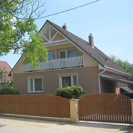 Fanni Balatonvilagos